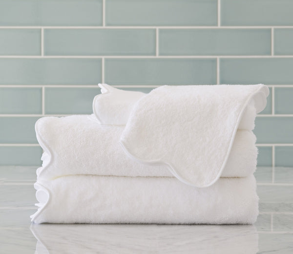 scallop bath towels white